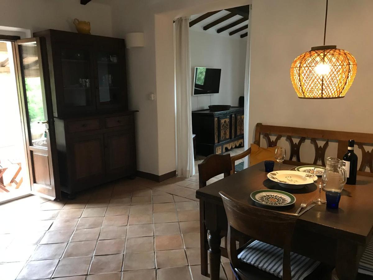 Le Querciolaie Monte Cavallo - Upper Apartment Saturnia Exteriör bild